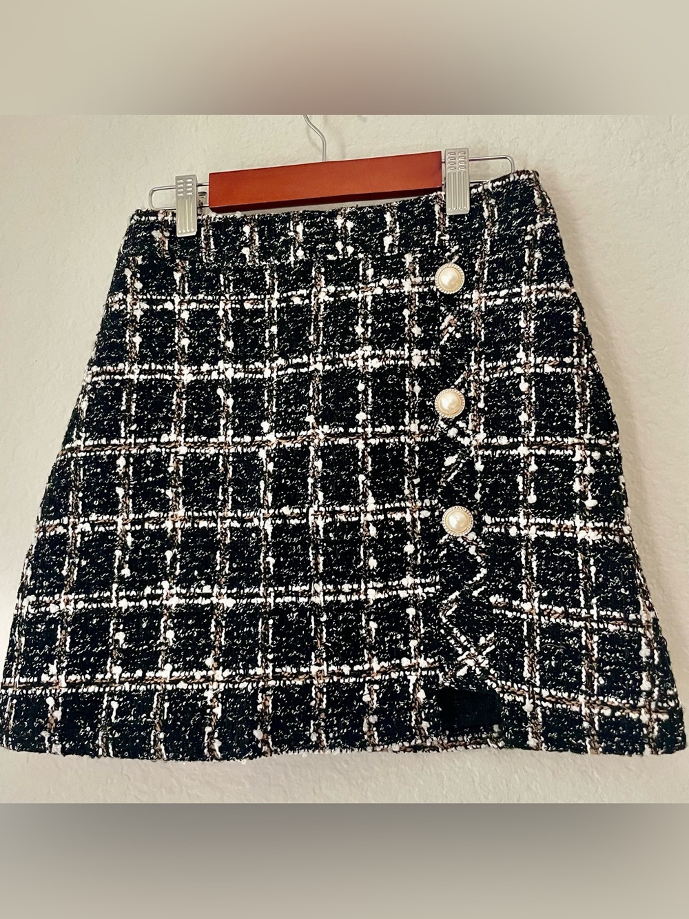 J.ING Women's Tweed Skort Black White Pearl Button XS
Mini Skirt Shorts